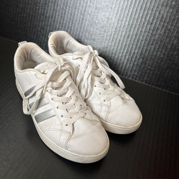 Women’s White Adidas Superstar Sneakers Size 8 - Picture 2 of 11